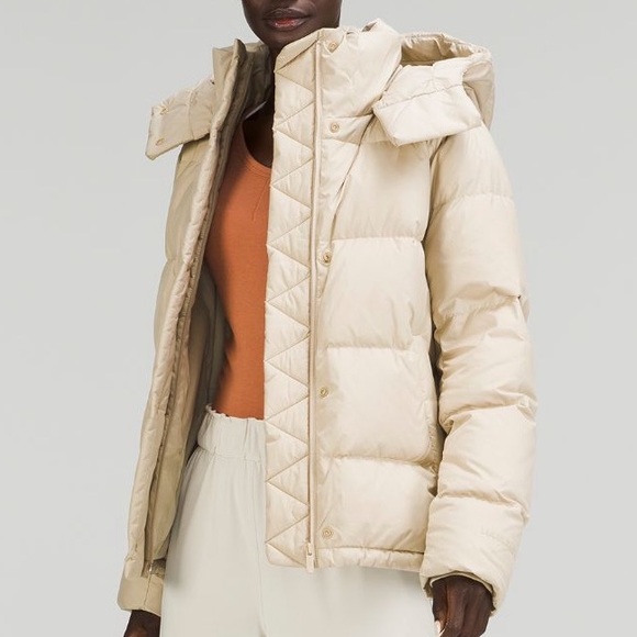 lululemon athletica Jackets & Blazers - 🎄Lululemon wunder under puffer jacket NWT! Size 2  Trench color.